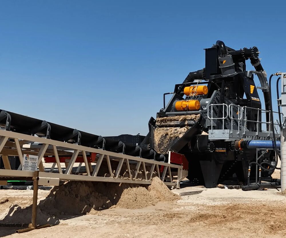 Falcon Sand Plant operating on site.