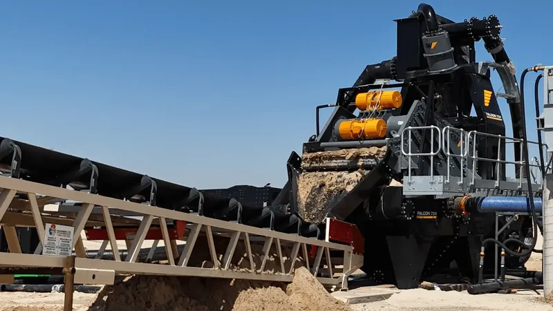 Falcon Sand Plant operating on site.